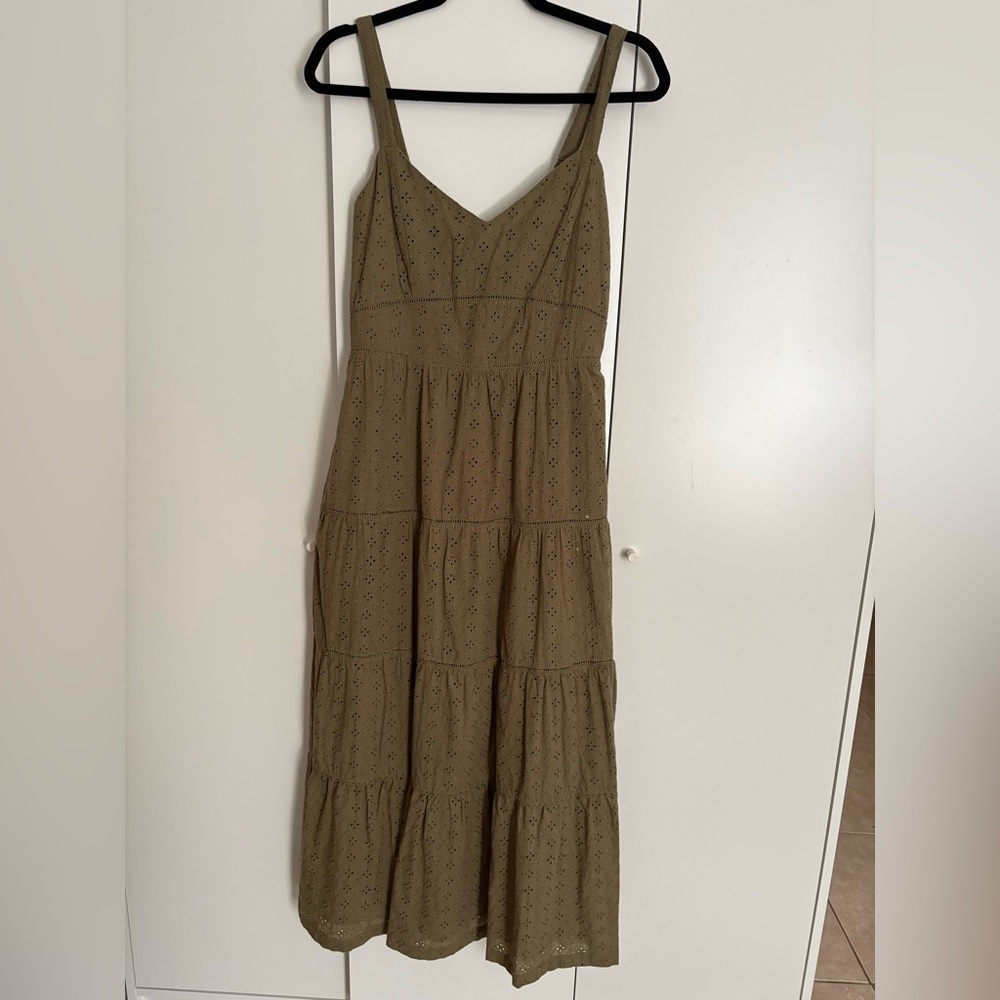 Elegant Olive Green Sleeveless Dress
